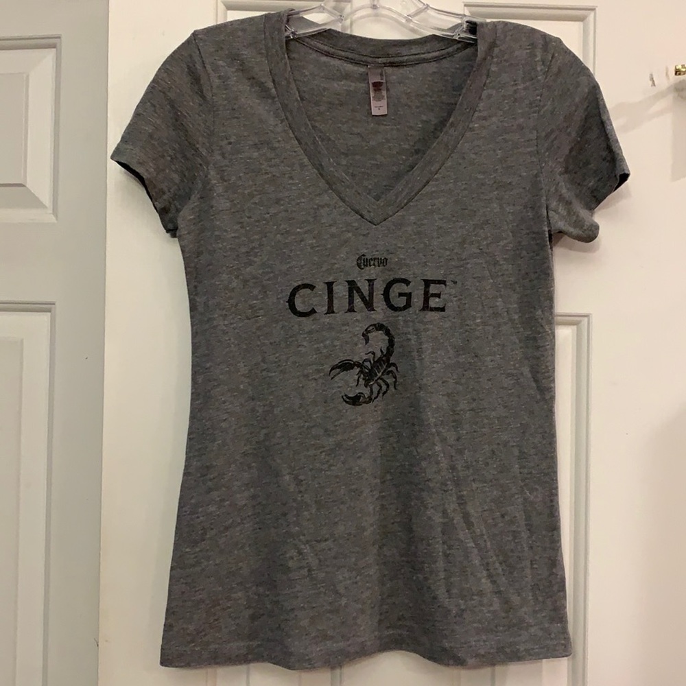 😍Cuervo CINGE get stung gray tee faded distressed